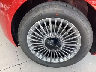 Fiat 500e Red 42 kWh