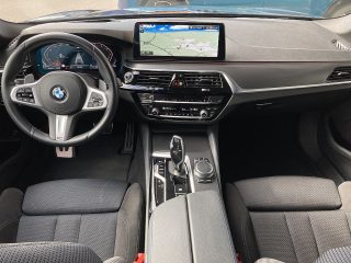BMW 520d 48 V Touring xDrive Aut.!M-SPORT!GESTIK,HEADUP,KAMERA3D,NAVI,LED!