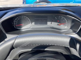 Peugeot 2008 PureTech 100 S&S Style 6-Gang-Manuell