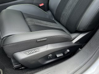 Peugeot 408 Hybrid 145 e-DCS6 GT!MATRIX LED,NAVI,KAMERA,PANORAMA,FOCAL!