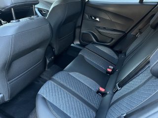 Peugeot 2008 PureTech 100 S&S Allure 6-Gang-Manuell