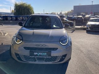 Fiat 600 Hybrid mHEV 145 6-Gang eDCT La Prima