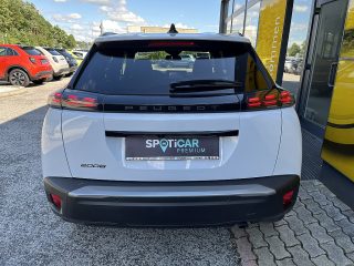 Peugeot 2008 PureTech 100 S&S Allure 6-Gang-Manuell