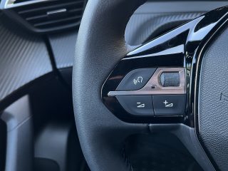 Peugeot 2008 PureTech 100 S&S Allure 6-Gang-Manuell
