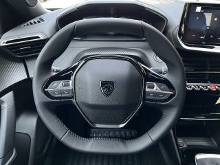 Peugeot 2008 PureTech 100 S&S Allure 6-Gang-Manuell