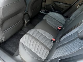 Peugeot 2008 PureTech 100 S&S Allure 6-Gang-Manuell