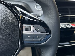 Peugeot 2008 PureTech 100 S&S Allure 6-Gang-Manuell