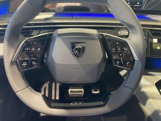 Peugeot 5008 Elektro 210 73kWh GT!VOLL!PANORAMA,PIXEL LED,360°KAMERA,