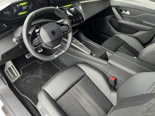 Peugeot 308 SW BlueHDi 130 EAT8 GT!MATRIXLED,NAVI,KAMERA,FOCAL,PANORAMA!