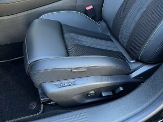 Peugeot 308 SW BlueHDi 130 EAT8 GT!MATRIXLED,NAVI,KAMERA,FOCAL,PANORAMA!