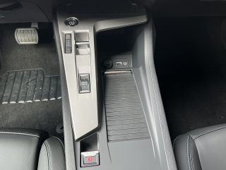 Peugeot 308 SW Hybrid 145 e-DSC6 Allure!NAVI,KAMERA,LED,TOP!