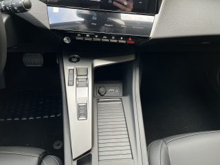 Peugeot 308 SW Hybrid 145 e-DSC6 Allure!NAVI,KAMERA,LED,TOP!