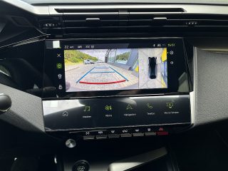 Peugeot 408 Hybrid 145 e-DCS6 GT!MATRIX LED,NAVI,KAMERA,PANORAMA,FOCAL!