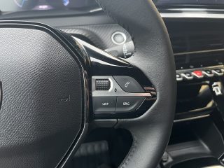 Peugeot 2008 PureTech 100 S&S Allure 6-Gang-Manuell