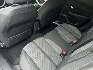 Peugeot 2008 PureTech 100 S&S Allure 6-Gang-Manuell