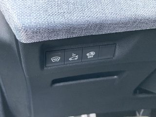 Peugeot 3008 Hybrid 145 e-DCS6 GT!MATRIXLED,PANO,KAMERA,NAVI,VOLL!