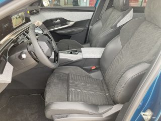 Peugeot 3008 Elektro 325 73kWh Launch Edition AWD