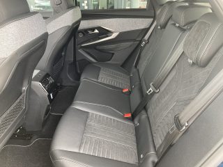 Peugeot 3008 Elektro 325 73kWh Launch Edition AWD