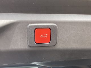 Peugeot 3008 Elektro 325 73kWh Launch Edition AWD