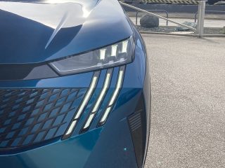 Peugeot 3008 Elektro 325 73kWh Launch Edition AWD