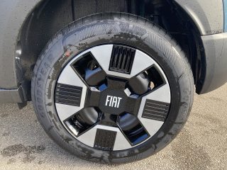 Fiat Grande Panda Hybrid mHEV 110 6-Gang eDCT Icon