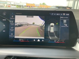 BMW 218d Active Tourer Aut.!M-SPORT,NAVI,LED,KAMERA,PANO!