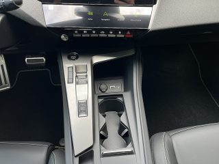 Peugeot 408 Hybrid 145 e-DCS6 GT!MATRIX LED,NAVI,KAMERA,PANORAMA,FOCAL!