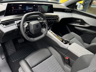 Peugeot 3008 Hybrid 145 E-DCS6 Allure Aut.!NAVI,KAMERA,ACC,LED,TOP!