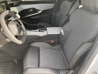 Peugeot 3008 Hybrid 145 E-DCS6 Allure Aut.