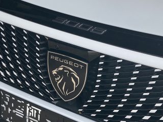 Peugeot 3008 Hybrid 145 E-DCS6 Allure Aut.