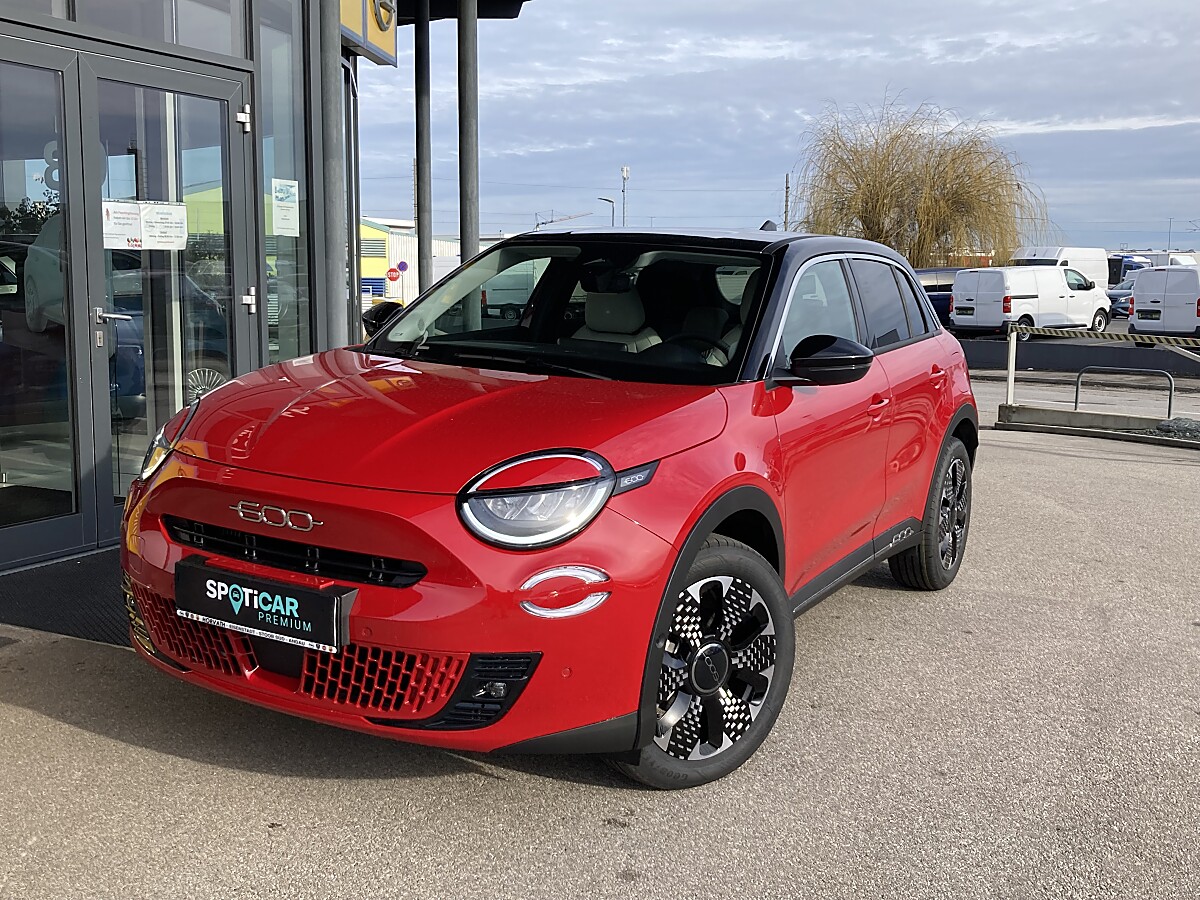 Fiat 600 Hybrid mHEV 110 6-Gang eDCT La Prima