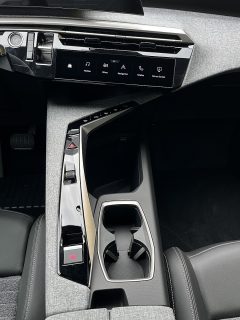 Peugeot 3008 Hybrid 145 E-DCS6 Allure Aut.!NAVI,KAMERA,ACC,LED,TOP!