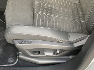 Peugeot 3008 Hybrid 145 e-DCS6 GT!MATRIXLED,PANO,KAMERA,NAVI,VOLL!