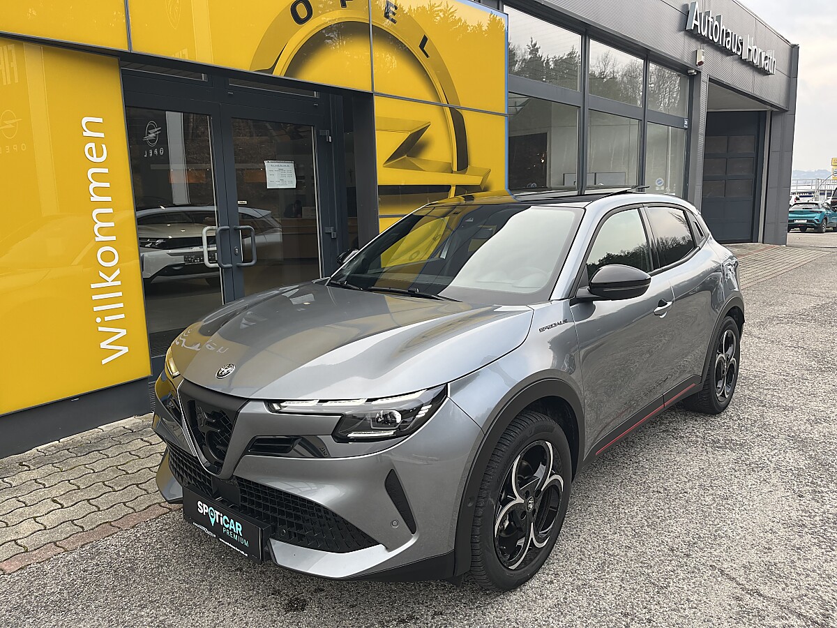 Alfa Romeo Junior Ibrida Speciale 1.2 MHEV e-DCT6!NAVI,PANORAMA,LED,KAMERA,TOP!