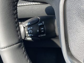 Peugeot 2008 PureTech 100 S&S Style 6-Gang-Manuell