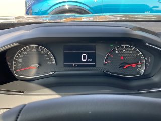 Peugeot 2008 PureTech 100 S&S Style 6-Gang-Manuell