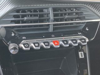 Peugeot 2008 PureTech 100 S&S Style 6-Gang-Manuell