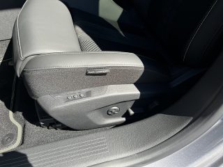 Peugeot 308 Hybrid 145 e-DSC6 GT-32%!MATRIXLED,NAVI,KAMERA,FOCAL,PANORAMA!