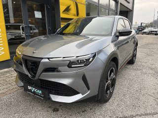 Alfa Romeo Junior Ibrida Speciale 1.2 MHEV e-DCT6!NAVI,PANORAMA,LED,KAMERA,TOP!