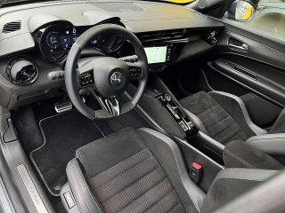 Alfa Romeo Junior Ibrida Speciale 1.2 MHEV e-DCT6!NAVI,PANORAMA,LED,KAMERA,TOP!