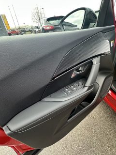 Peugeot 2008 PureTech 130 S&S GT EAT8