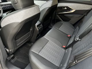 Peugeot 3008 Hybrid 145 e-DCS6 GT!MATRIXLED,PANO,KAMERA,NAVI,VOLL!