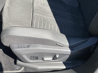 Peugeot 3008 Hybrid 145 e-DCS6 GT!MATRIXLED,PANO,KAMERA,NAVI,VOLL!