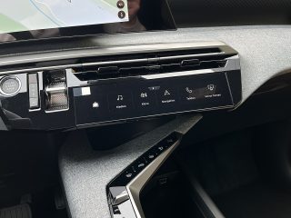 Peugeot 3008 Hybrid 145 E-DCS6 Allure Aut.!NAVI,360°KAMERA,LED,ACC,TOP!