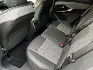 Peugeot 3008 Hybrid 145 E-DCS6 Allure Aut.!NAVI,360°KAMERA,LED,ACC,TOP!