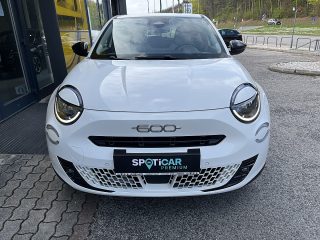 Fiat 600 Hybrid mHEV LaPrima 110 6-Gang eDCT