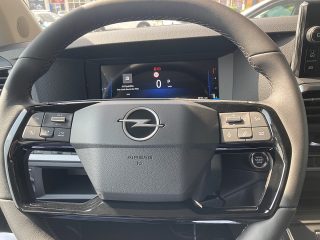 Opel Zafira 2,2 Diesel XL GS Aut.!VOLLAUSSTATTUNG,AHV,WEBASTO,PANO,NAVI,LED!