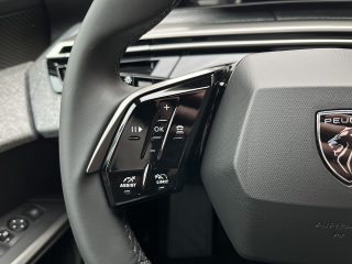 Peugeot 3008 Hybrid 145 E-DCS6 Allure Aut.!NAVI,360°KAMERA,LED,ACC,TOP!