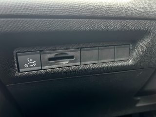 Peugeot 308 SW BlueHDi 130 EAT8 GT!MATRIXLED,NAVI,KAMERA,FOCAL,PANORAMA!