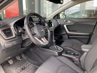 KIA Xceed 1,6 CRDI SCR Silber